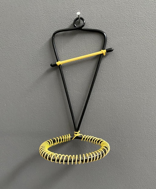 Wandhanger inclusief bloempot in groen, jaren 60.