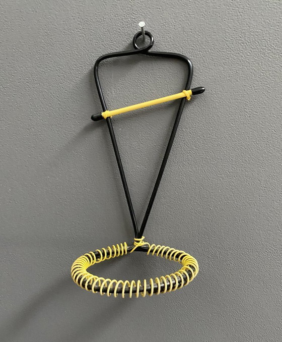 Image 1 of Wandhanger inclusief bloempot in groen, jaren 60.