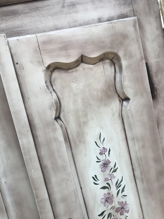 Armoire Double avec Motif Floral Peint à la Main (photo 9 of 14)