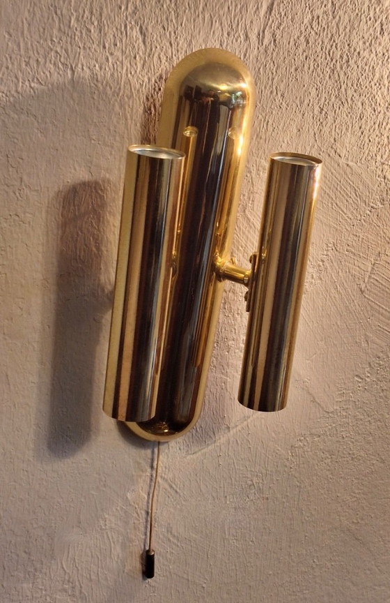 Par de lámparas de pared italianas de latón de cuatro luces, de mediados de siglo, década de 1960. – Apliques (photo 5 of 9)