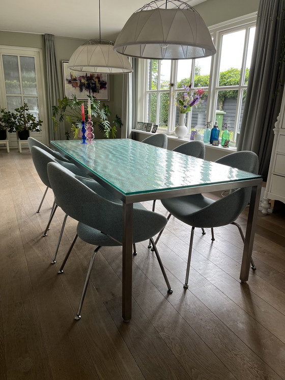 Image 1 of Table de salle à manger Metaform S-16. Structure en acier inoxydable avec plateau en verre brossé