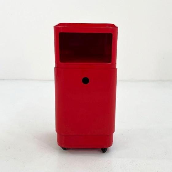 Image 1 of Rode wasmand en opbergmeubel van Anna Castelli voor Kartell, jaren 70.