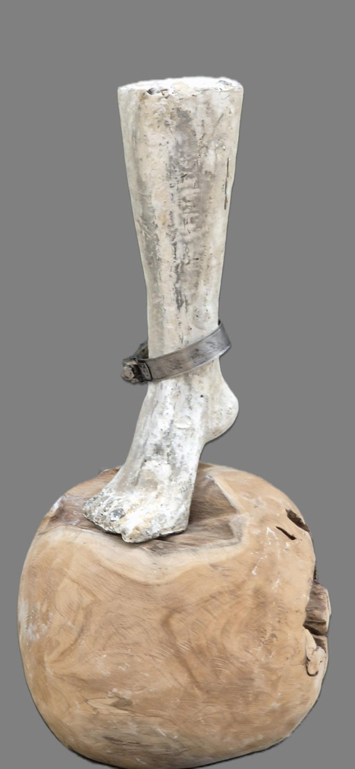 En equilibrio: escultura de cemento con madera. – beeldhouwkunst, Metal, Stone (photo 2 of 7)