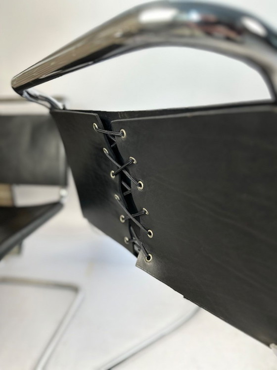 Image 1 of Set di 4 sedie a sbalzo degli anni '70, nello stile del modello MR10 di Mies Van Der Rohe.