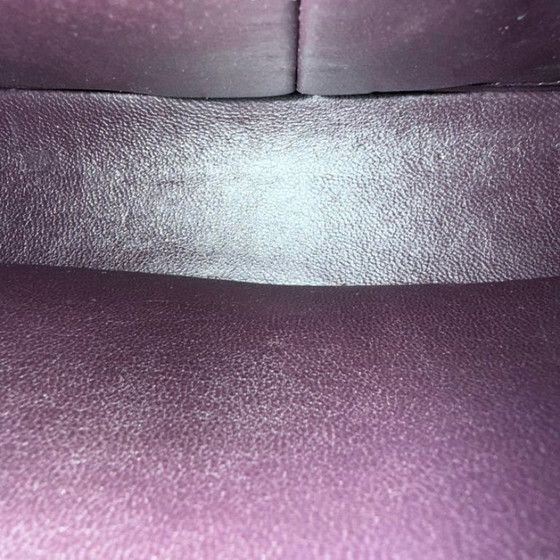 Image 1 of Borsa Chanel Classic Flap Medium - 25 cm in pelle di agnello trapuntata viola con finiture nere, serie 15