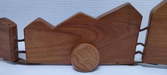 Image 1 of Escultura articulada de cocodrilo de madera maciza