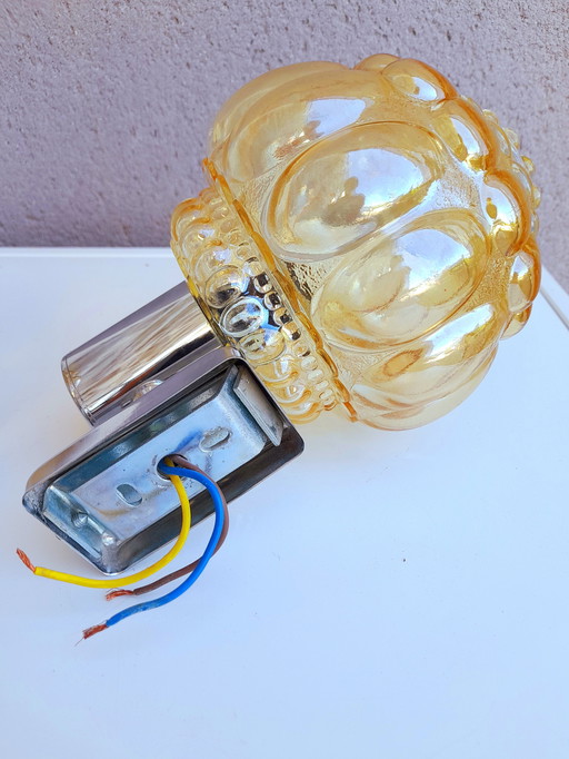 Paar Helena Tynell 70s bubble wandlampen.
