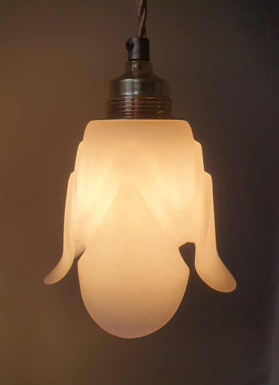 Image 1 of White glass Art Deco lampshade. White frosted glass with a beautiful floral design.