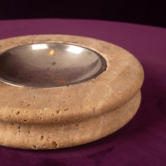 Round Italian Travertine Ashtray with Removable Metal Dish 1970 – Table accessories, Italian Design (photo 12 of 12)