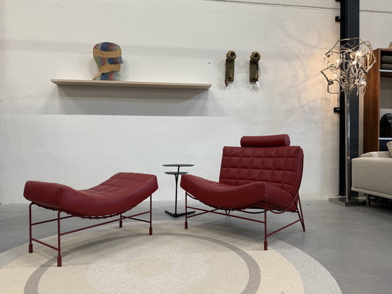 Image 1 of Leolux Volare Fauteuil met voetenbank rood leer 