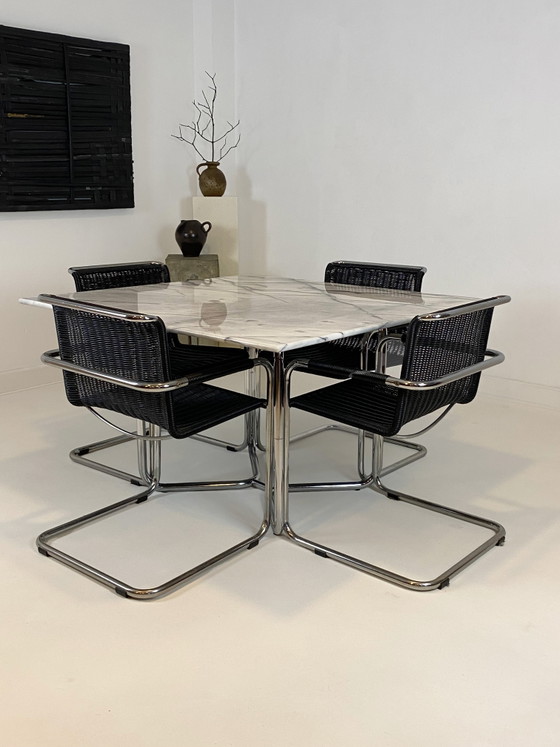 Vintage Carrara marmeren eettafel met chromen buisframe – Modern (photo 4 of 4)