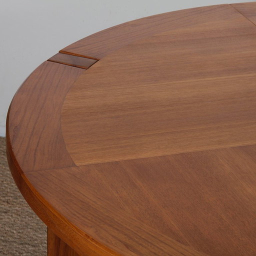 Round extendable wooden dining table produced by Monopoly, 1970