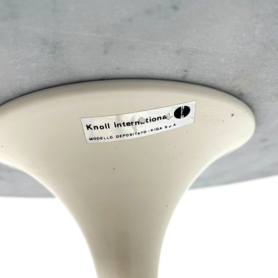 Mesa auxiliar Tulip de Mármol de Eero Saarinen para Knoll, años 70 – Mesas auxiliares, Marble, Aluminium (photo 8 of 10)