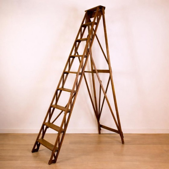 Image 1 of Escalera de madera española antigua, década de 1920.