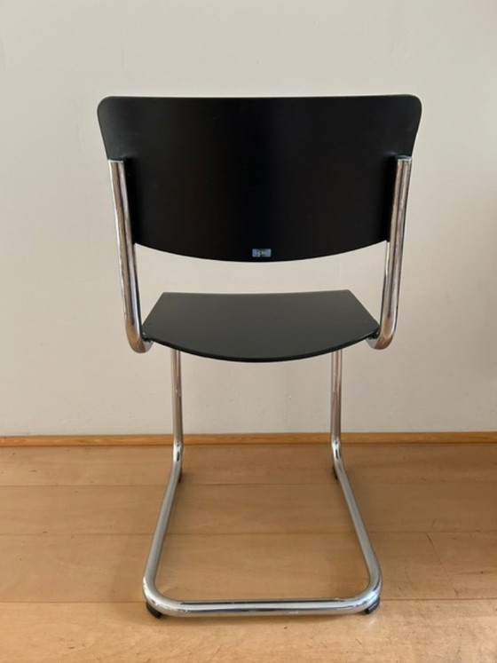 Sillas de comedor Thonet - Mart Stam, blanco y negro, Cromo, Madera, Bauhaus (foto 2 de 6)