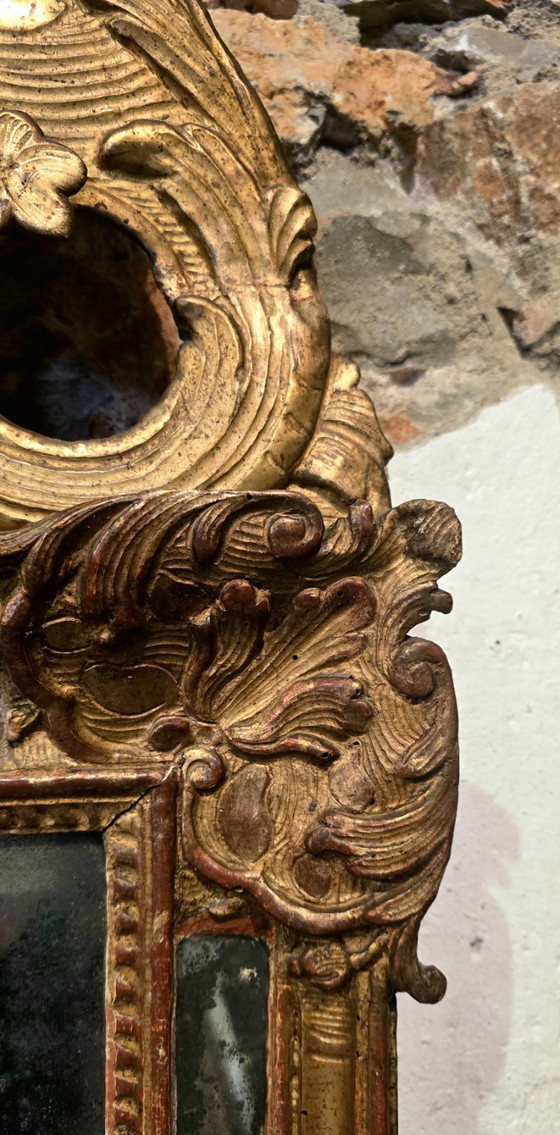 Image 1 of Regency period mirror with a carved and gilded wooden pediment – ​​18th century