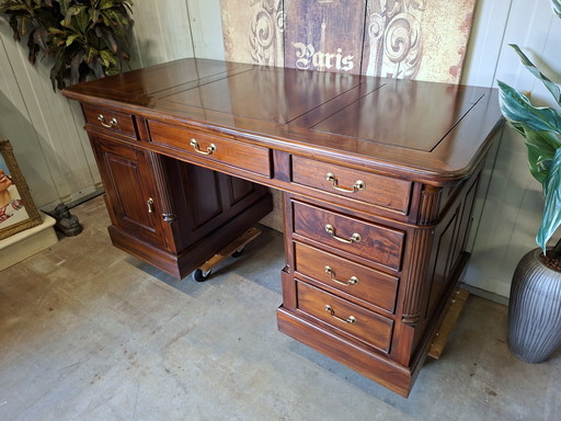 Klassiek engels mahoniehouten schrijftafel, Bureau, desk lichte transportschade maar niet storend afm, 160x75cm en 80cm hoog
