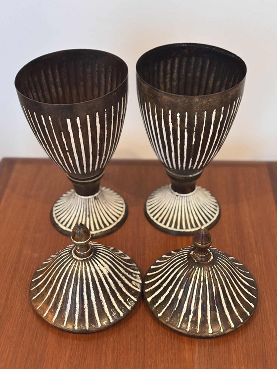 Image 1 of Vintage Franse metalen urnen met deksels