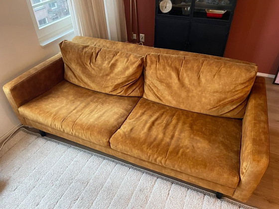 Image 1 of Okergele velvet 3-zitsbank