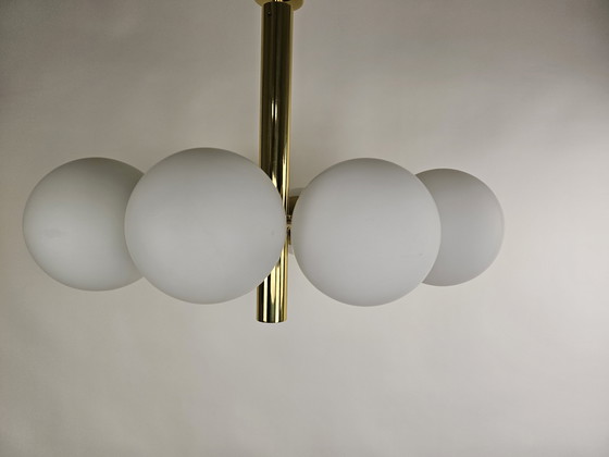 Image 1 of Kaiser Leuchten Pendelleuchte mit 10 milchig-weißen Glaskugeln und Messingfassung