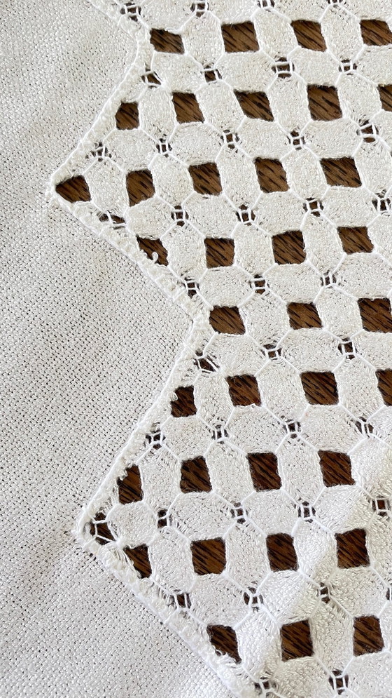 Image 1 of Geborduurd tafelkleed en 12 servetten Vintage Frankrijk