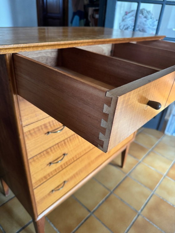 Image 1 of Vintage Alfred Cox design Engelse art-deco ladekast