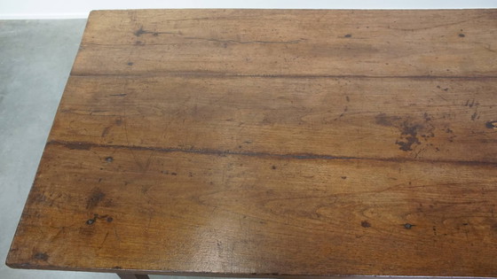 Image 1 of Ancienne table de salle à manger anglaise du début du 19e siècle à 6 places avec plateau en noyer