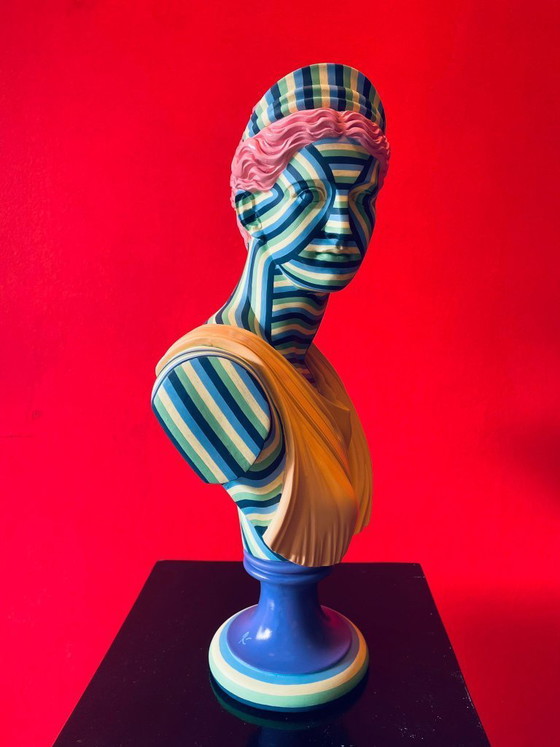 Image 1 of Busto - 'Elegancia estricta'
