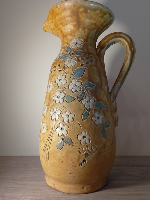 Grande brocca artistica di Bouffioulx, firmata Dubois, Belgio