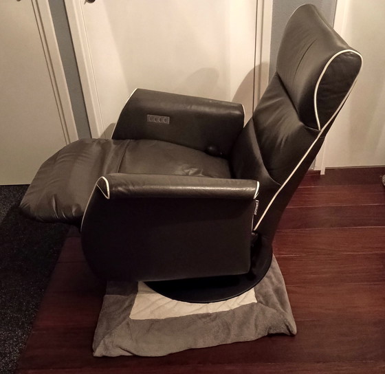 Image 1 of Relaxsessel, auffällig braun, extra klein