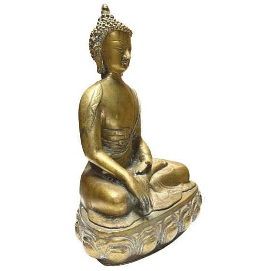Gilt-bronze Buddha on Lotus Throne – 18th–Early 19th Century – Lot 425 – Sculpture (photo 2 of 10)