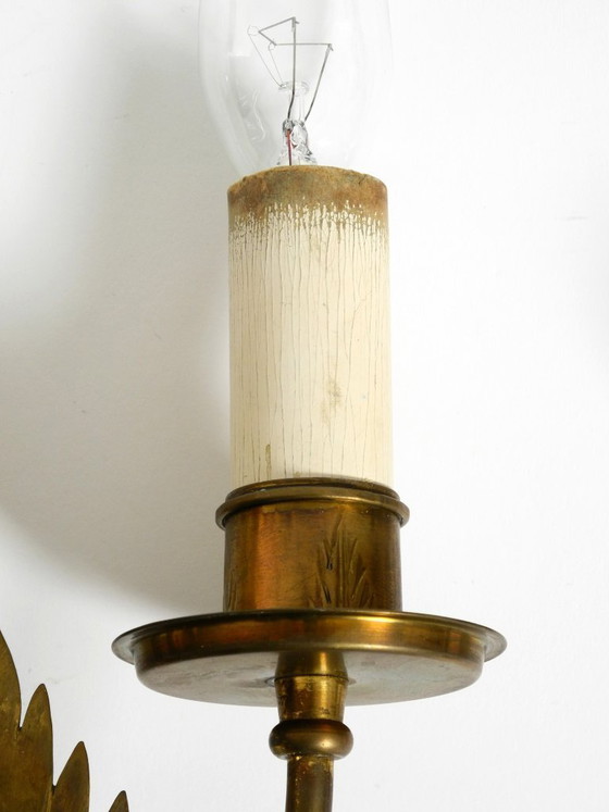 Image 1 of Une paire de rares et belles appliques murales en laiton modernes du milieu du siècle par Vereinigte Werkstätten