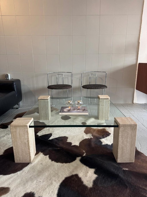 table basse en verre et travertin