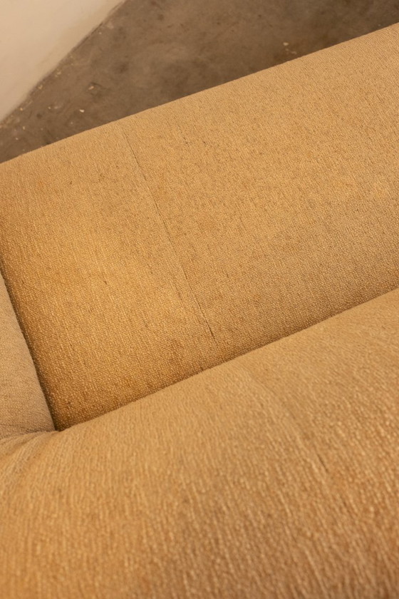 Image 1 of Leolux "Mink" 2-zitsbank met crèmekleurige bekleding