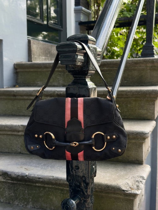 borsa con morsetto per cavalli