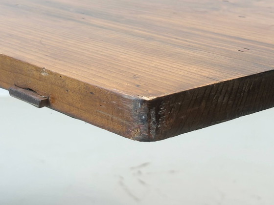 Tavolo da lavoro vintage con piano in legno e gambe nere. – Scrivanie, Wood (photo 10 of 11)