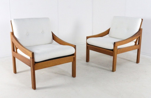 Ensemble de 2 fauteuils vintage en pin/hêtre « Gassel », récemment retapissés.