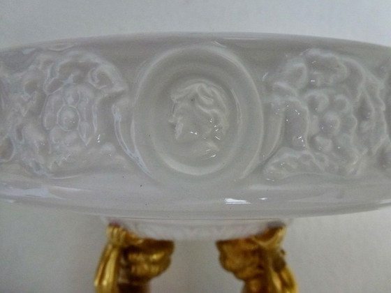 Image 1 of Prachtige Vintage Italiaanse Fruitschaal met Goudkleurige Cherubijnen