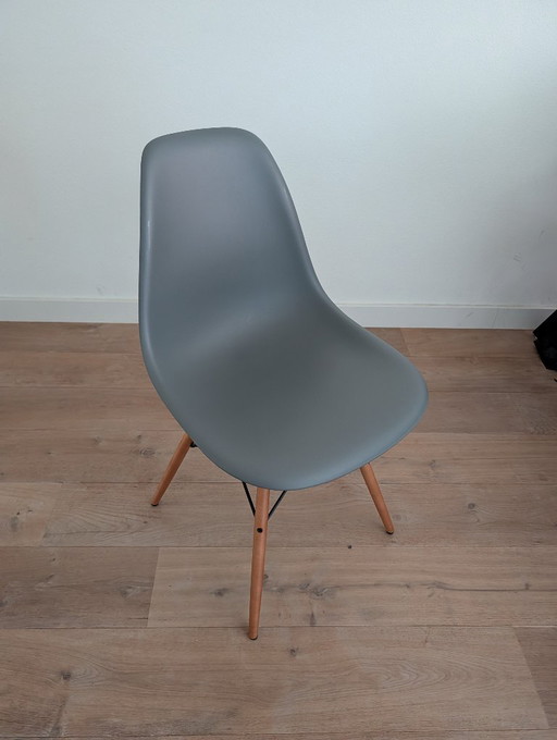2x Vitra Eames DSW Graphite