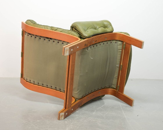Image 1 of Superbequemes Set aus 2 Rybo Rykken-Ry-Wing-Loungesesseln mit kapitoniertem olivgrünem Leder von Elsa und Nordahl Solheim, 1960e