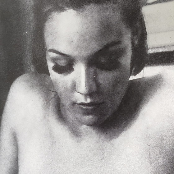 Foto erotica vintage di nudo in cornice dorata — Rivista Dummy n. 29, 1972 – Oggetti decorativi, Paper (photo 4 of 7)