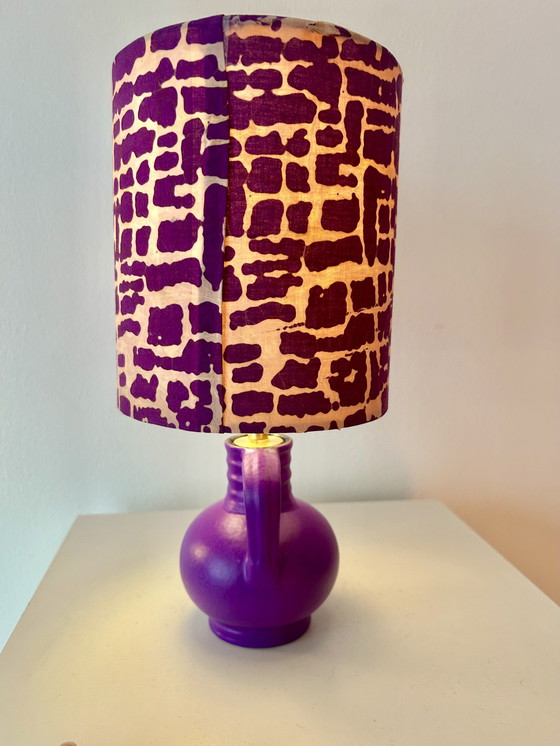 Image 1 of Expressieve tafellamp in de trendy kleur Plum Noir, gemaakt van een vintage WGP design vaas.