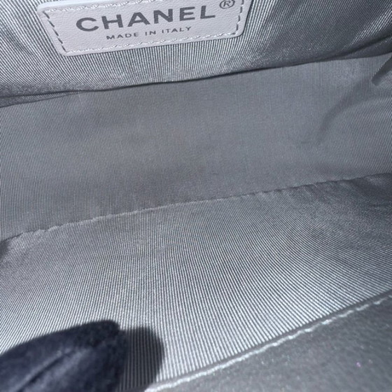 Image 1 of Borsa Chanel Boy Medium - Caviar 25CM Chevron Metallic Silver Ruthenium Silver Hardware Series 22