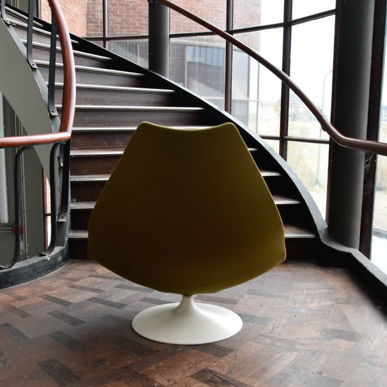 Image 1 of Artifort F558