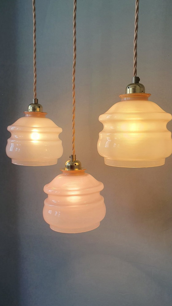 Image 1 of Set van 3 Vintage franse hanglampen - rose pastel opaline glas in Art Deco stijl 