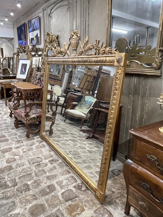 Image 1 of Miroir doré avec moulures XL