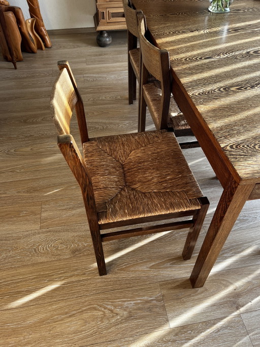 Vintage dining table including 6 chairs