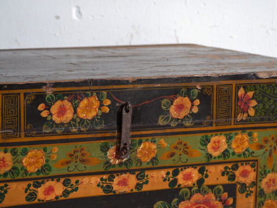 Baúl antiguo pintado en madera de pino – China, circa 1900 – Armarios de almacenamiento, Iron (photo 12 of 40)