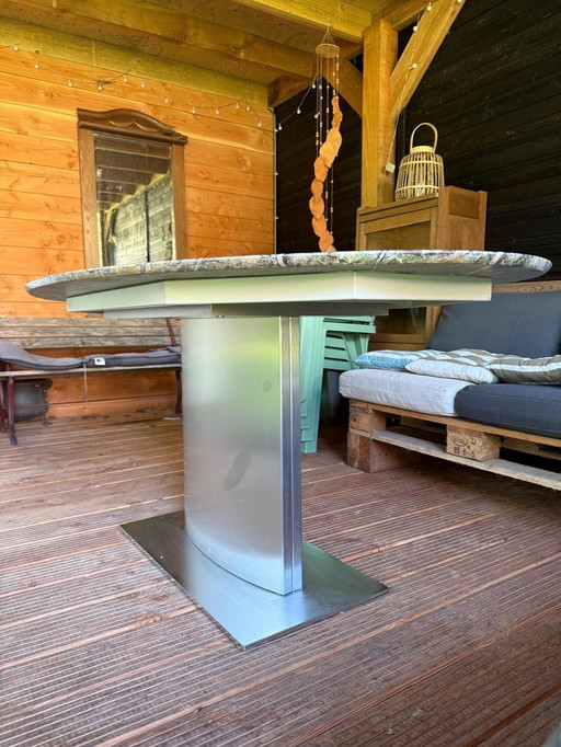 Oval Draenert dining table
