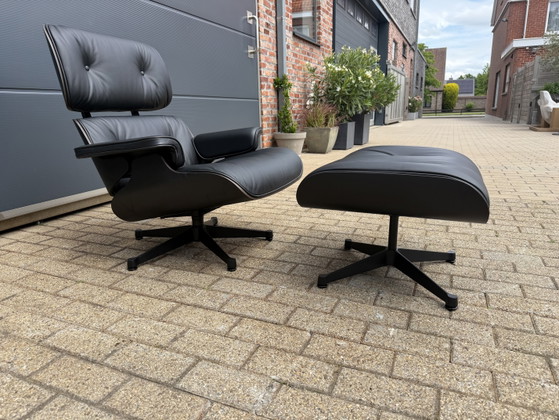 Image 1 of 2x Original Vitra Eames Lounge chair + Ottoman Full Black version in MINT CONDITION!!